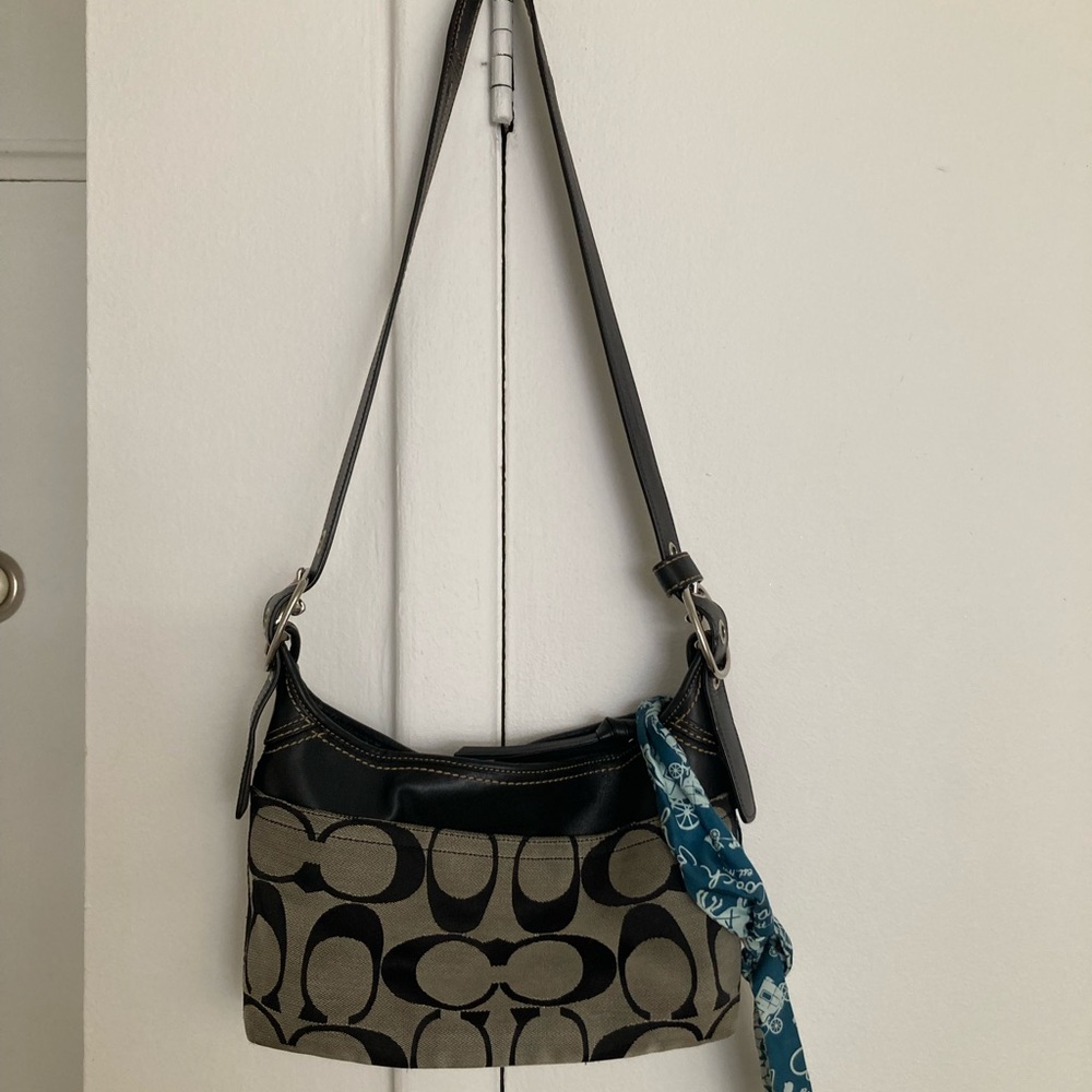 MAKE AN OFFER!
Coach Tan and Black Shoulder Bag with Blue Detail